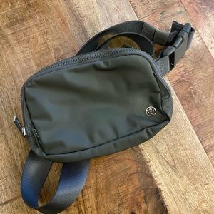 Lululemon Belt Bag (Grey Sage)